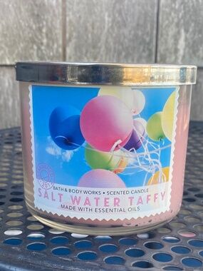Bath & Body Works 14.5 Oz Salt Water Taffy 3-Wick Candle NEW
